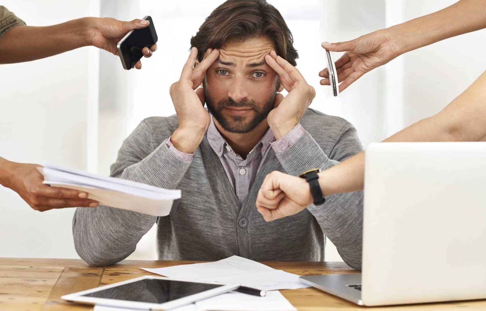 Menjaga-kesehatan-mental-di-kantor-scaled